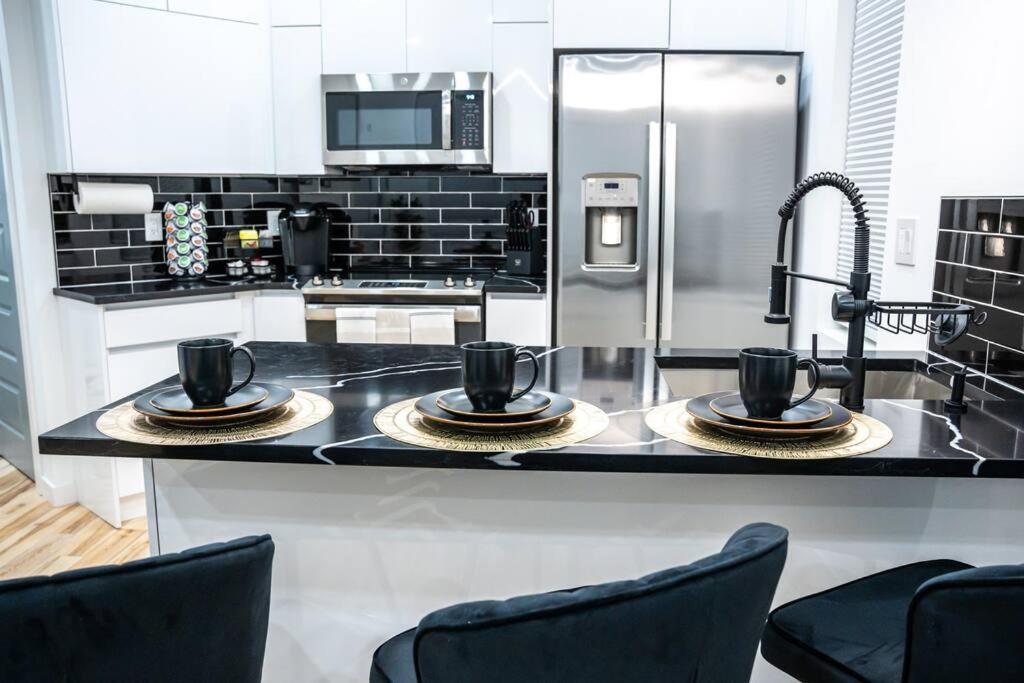 The London Apartment Филаделфия Екстериор снимка