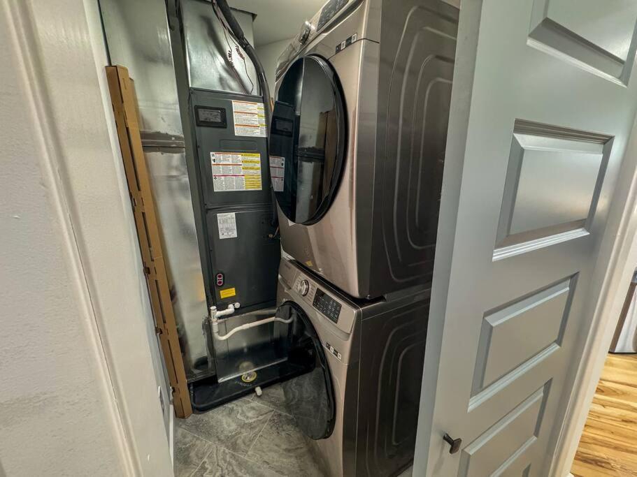 The London Apartment Филаделфия Екстериор снимка