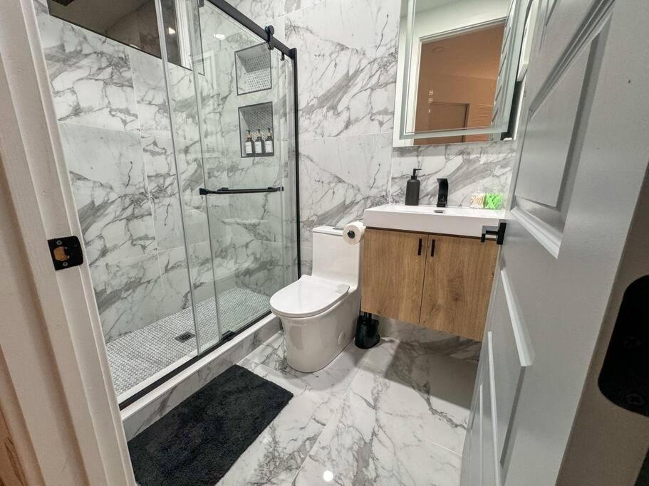 The London Apartment Филаделфия Екстериор снимка